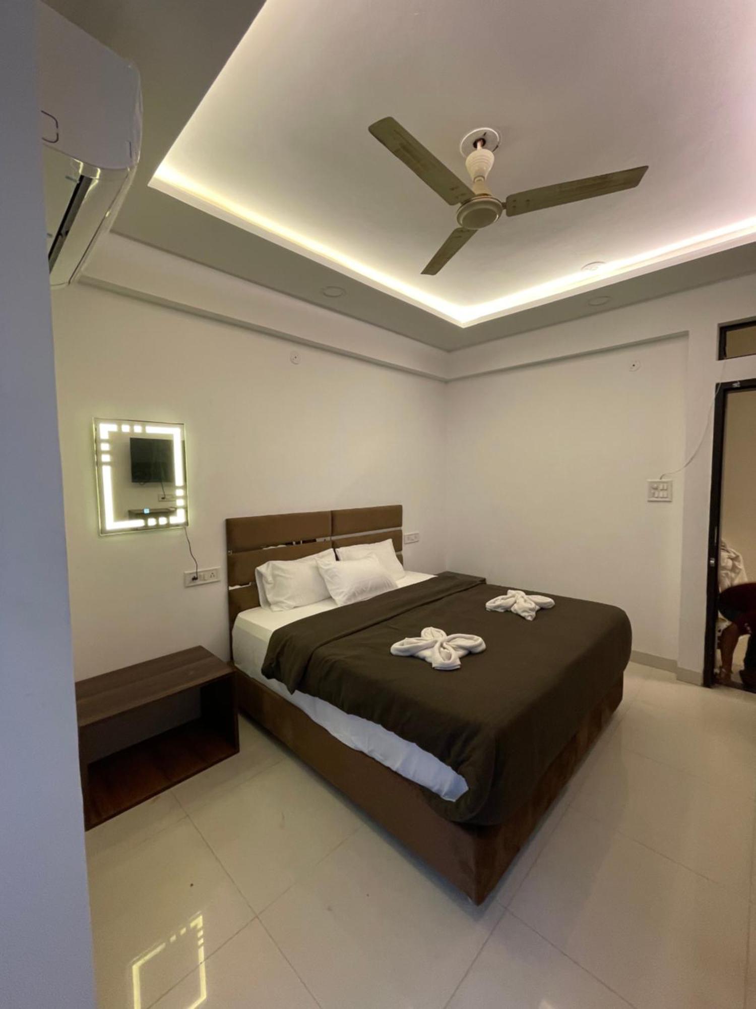 Kiwi Vijaynagar Scheme 78 Hotel Indore