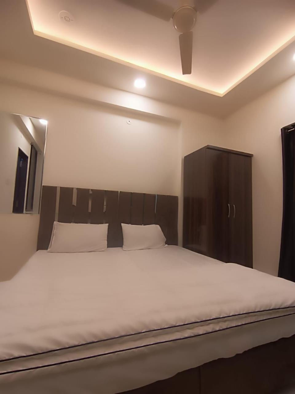 Kiwi Vijaynagar Scheme 78 Hotel Indore